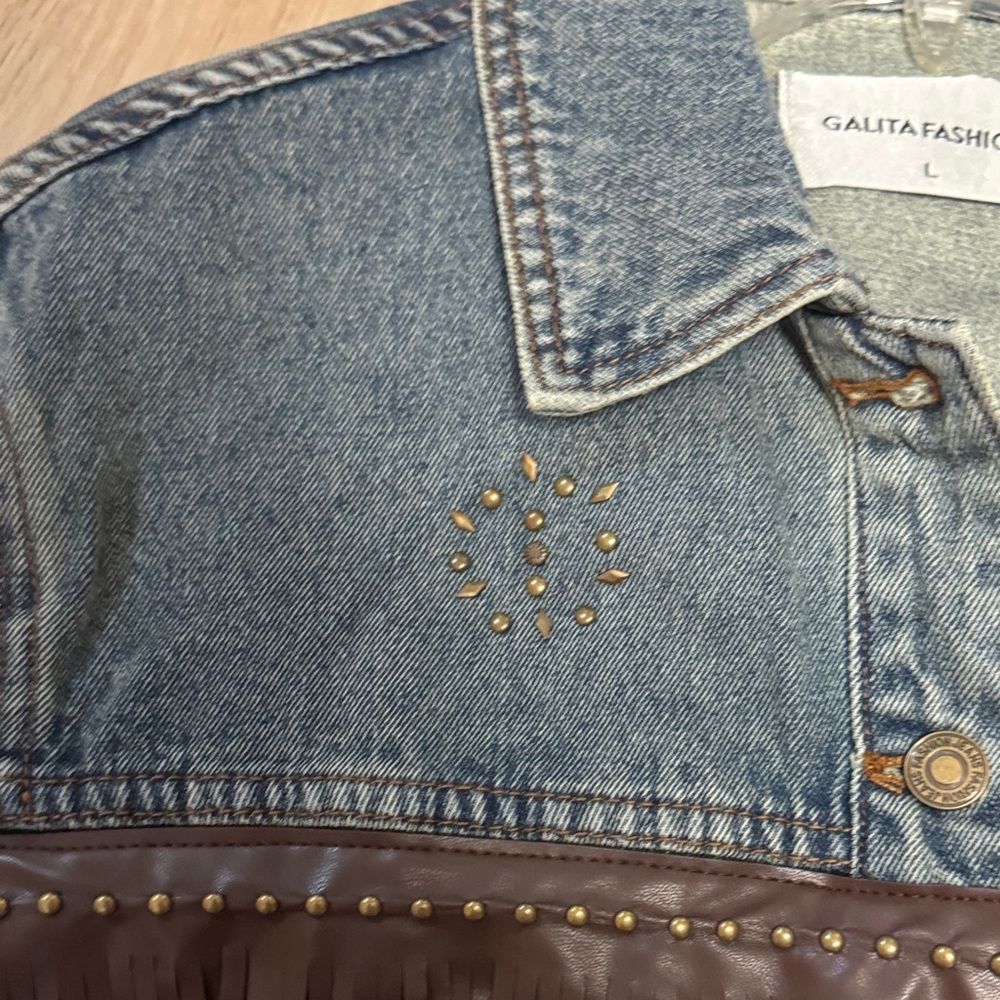 GALITA NWT L CROPPED WESTERN Denim Brown fringe bronze studs Jacket - Picture 5 of 8